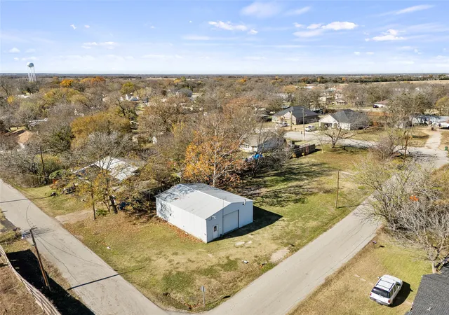 Photo 2 of Land for sale at 715 E 10th Street, Kemp, TX 75143 | MLS# 21136837 | Listing updated on 2026-09-30
