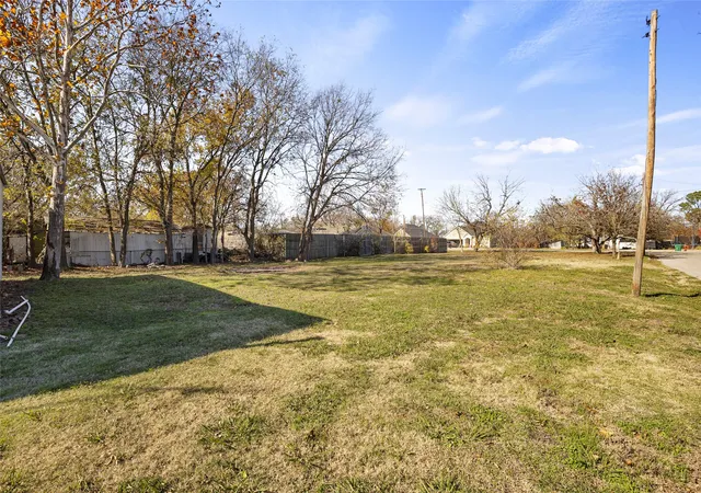 Photo 3 of Land for sale at 715 E 10Th Street, Kemp, TX 75143 | MLS# 21136837 | Listing updated on 2026-09-30