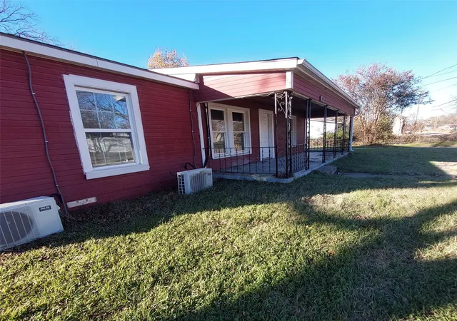 Photo 3 of Sale Pending at 2425 Juanita Dr, Denison, TX 75020 | MLS# 21135134 | Listing updated on 2026-07-15