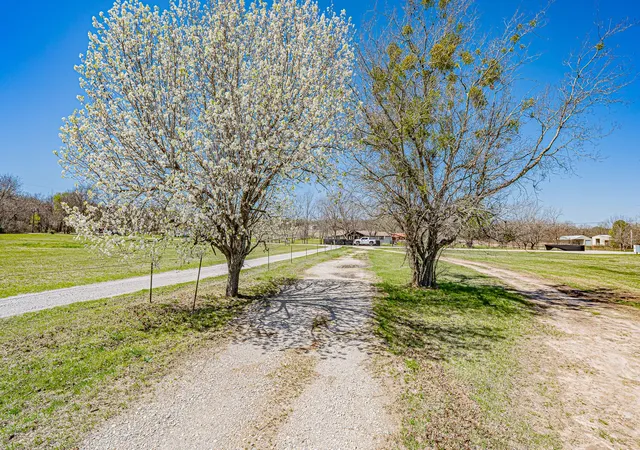 Homes for sale in Paradise, TX | 528 Stonegate Dr, Paradise, TX 76073 | MLS# 21137068