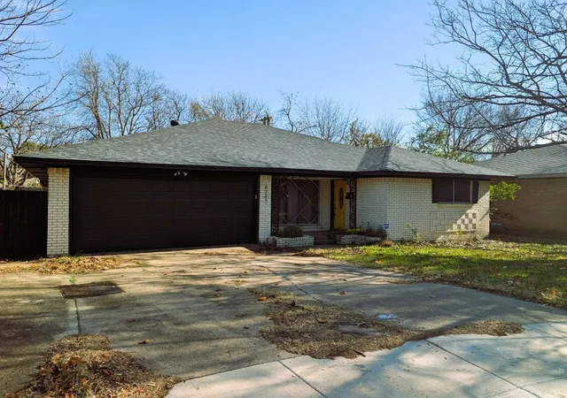 Homes for sale in Dallas, TX | 8747 Mosswood Dr, Dallas, TX 75227 | MLS# 21137208