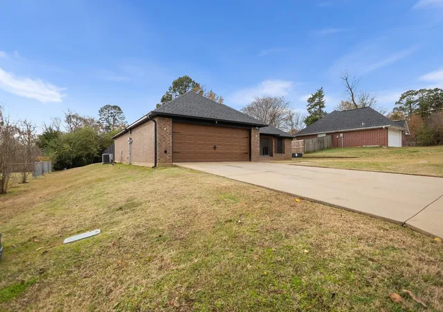 Homes for sale in Queen City, TX | 202 Spring Vly, Queen City, TX 75572 | MLS# 21137476