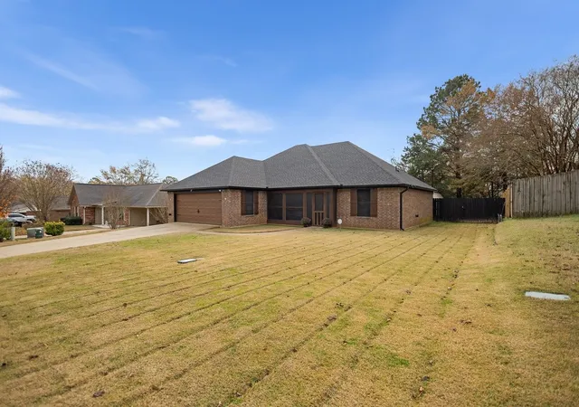 Homes for sale in Queen City, TX | 202 Spring Vly, Queen City, TX 75572 | MLS# 21137476