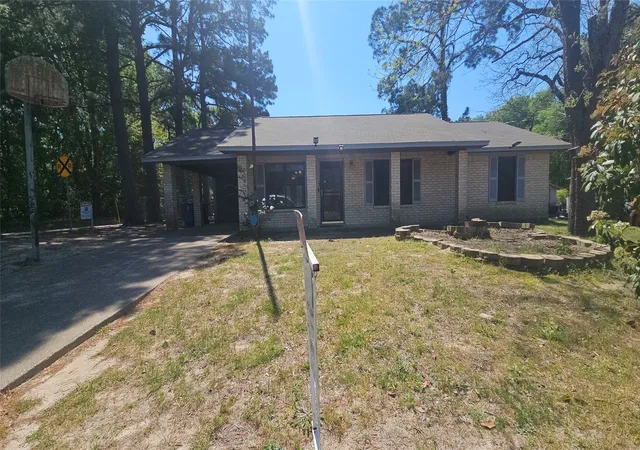 Homes for sale in Athens, TX | 538 E Massey St, Athens, TX 75751 | MLS# 21137669
