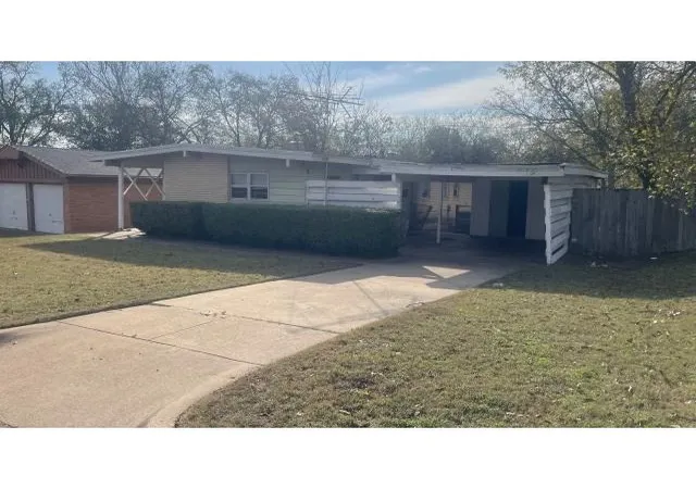 Photo 3 of Single family home for sale at 2713 Cordone St, Fort Worth, TX 76133 | MLS# 21137885 | Listing updated on 2026-08-28