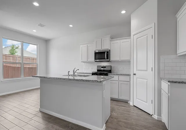 Photo 2 of Sale Pending at 432 Sunday Silence Way, Granbury, TX 76049 | MLS# 21137842 | Listing updated on 2026-07-13