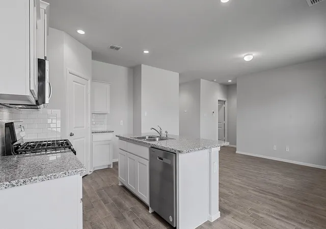 Photo 4 of Sale Pending at 432 Sunday Silence Way, Granbury, TX 76049 | MLS# 21137842 | Listing updated on 2026-07-13