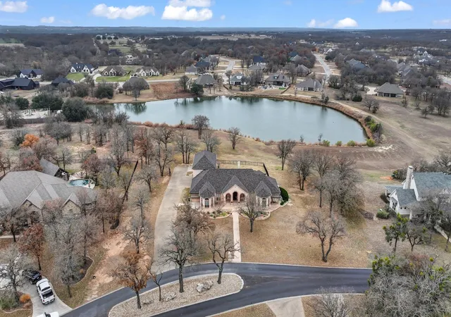 Homes for sale in Lipan, TX | 525 S Sugartree Dr, Lipan, TX 76462 | MLS# 21133990