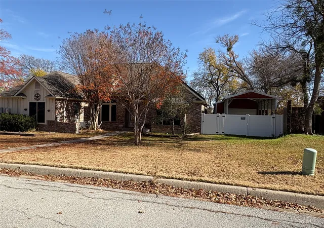 Photo 2 of Single family home for sale at 709 Timberview Ct N, Fort Worth, TX 76112 | MLS# 21135590 | Listing updated on 2026-07-13