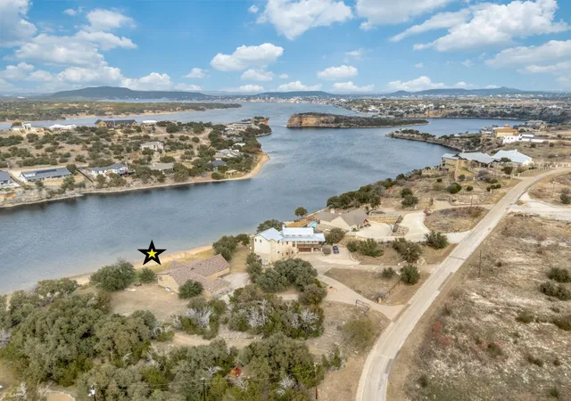 Homes for sale in Strawn, TX | 7033 W Hells Gate Dr, Strawn, TX 76475 | MLS# 21135010