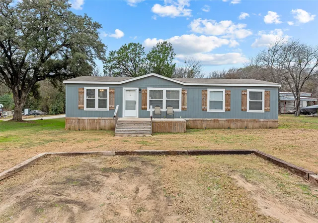 Photo 3 of Sale Pending at 135 Chisholm Pass, Whitney, TX 76692 | MLS# 21138306 | Listing updated on 2026-08-17