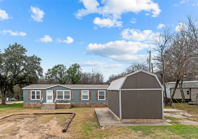 Photo 4 of Sale Pending at 135 Chisholm Pass, Whitney, TX 76692 | MLS# 21138306 | Listing updated on 2026-08-17