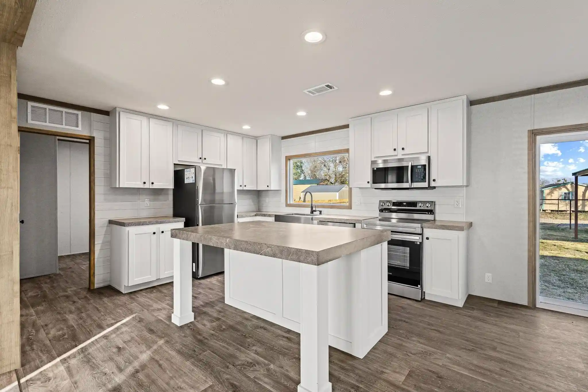 Photo 1 of Sale Pending at 124 Porter Cir, Savoy, TX 75479 | MLS# 21138370 | Listing updated on 2026-06-01