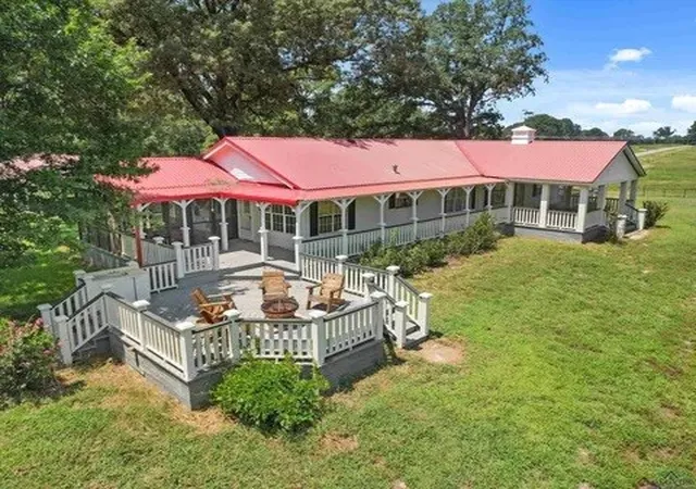 Homes for sale in Big Sandy, TX | 429 Private Rd, Big Sandy, TX 75575 | MLS# 21138747