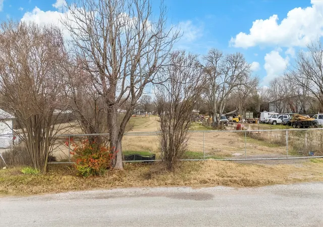 Photo 2 of Land for sale at 11709 Terry Dr, Balch Springs, TX 75180 | MLS# 21136823 | Listing updated on 2026-08-27