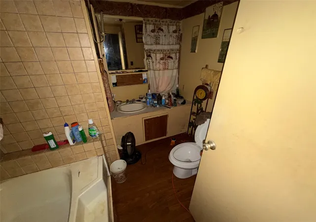 Photo 11 of Manufactured home for sale at 205 Barker St, Athens, TX 75751 | MLS# 21139166 | Listing updated on 2026-07-27
