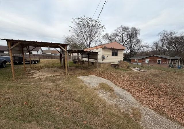 Photo 3 of Manufactured home for sale at 205 Barker St, Athens, TX 75751 | MLS# 21139166 | Listing updated on 2026-07-27