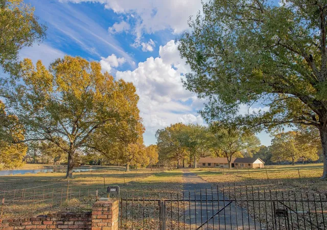 Photo 3 of House for sale at 12575 Fm 3271, Tyler, TX 75704 | MLS# 21139363 | Listing updated on 2026-07-24