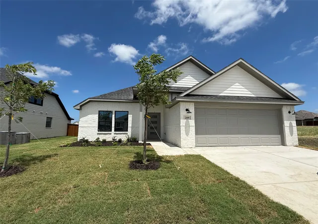 Photo 2 of Single family home for sale at 209 Comfort Dr, Godley, TX 76044 | MLS# 21134861 | Listing updated on 2026-10-06