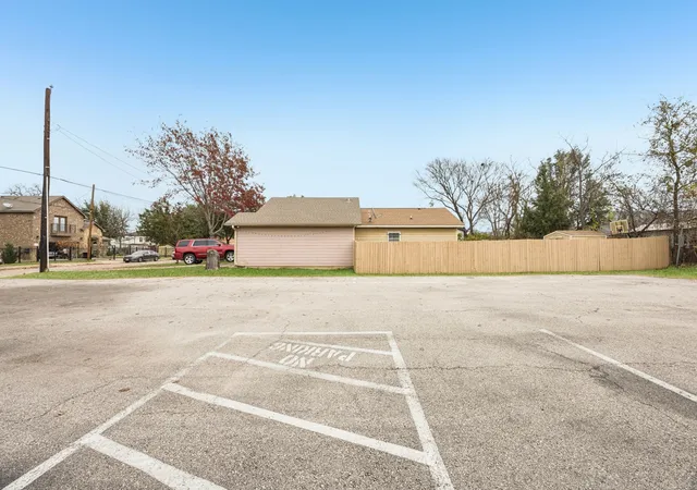 Photo 2 of Land for sale at 1734 Nomas St, Dallas, TX 75212 | MLS# 21138545 | Listing updated on 2026-10-02