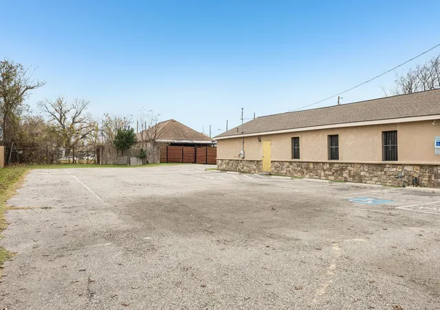 Photo 3 of Land for sale at 1734 Nomas St, Dallas, TX 75212 | MLS# 21138545 | Listing updated on 2026-10-02