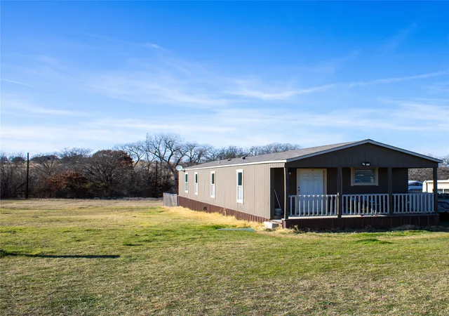 Manufactured home for sale at 145 Firefly Dr, Springtown, TX 76082 | MLS# 21139406