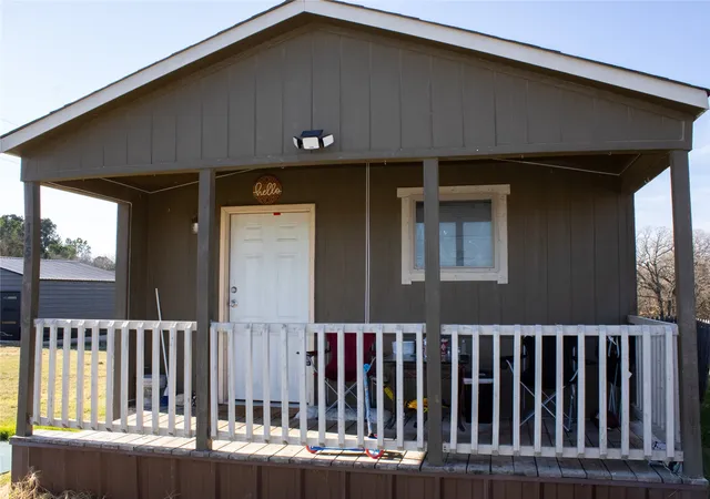 Photo 2 of Manufactured home for sale at 145 Firefly Dr, Springtown, TX 76082 | MLS# 21139406 | Listing updated on 2026-07-06