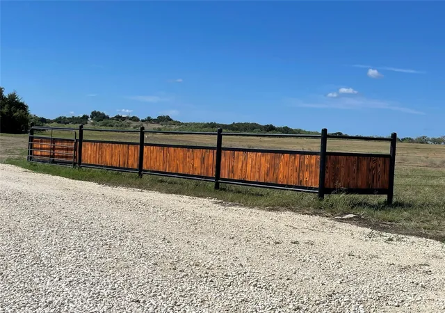 Photo 3 of House for sale at 4565 County Road 140, Stephenville, TX 76401 | MLS# 21139652 | Listing updated on 2026-07-20