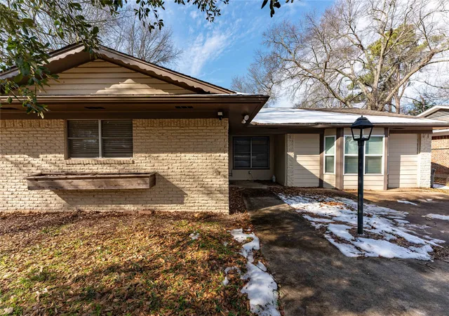 Homes for sale in Paris, TX | 980 29th St Se, Paris, TX 75460 | MLS# 21140999
