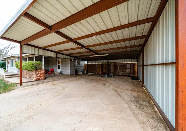 Photo 2 of Single family home for sale at 510 W Irving St, Munday, TX 76371 | MLS# 21140913 | Listing updated on 2026-09-22
