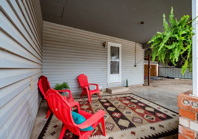 Photo 3 of Single family home for sale at 510 W Irving St, Munday, TX 76371 | MLS# 21140913 | Listing updated on 2026-09-22
