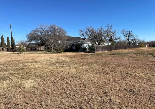 5th image of 5619 Buffalo Gap Rd, Abilene, TX 79606 | MLS# 21141625