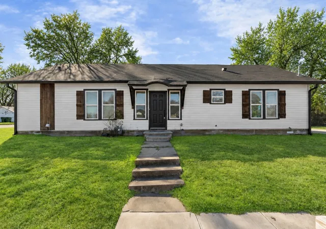 Photo 2 of Single family home for sale at 3100 N 27th St, Waco, TX 76708 | MLS# 21138929 | Listing updated on 2026-09-24