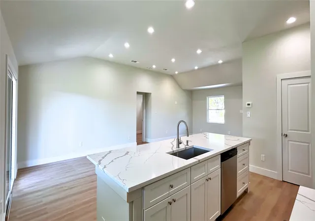 Photo 3 of Single family home for sale at 1024 Murray Ct, Mc Kinney, TX 75069 | MLS# 21139191 | Listing updated on 2026-07-23
