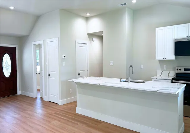 Photo 4 of Single family home for sale at 1024 Murray Ct, Mc Kinney, TX 75069 | MLS# 21139191 | Listing updated on 2026-07-23