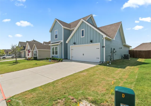 Photo 2 of Single family home for sale at 755 Amelia Ct, Pilot Point, TX 76258 | MLS# 21139767 | Listing updated on 2026-09-03