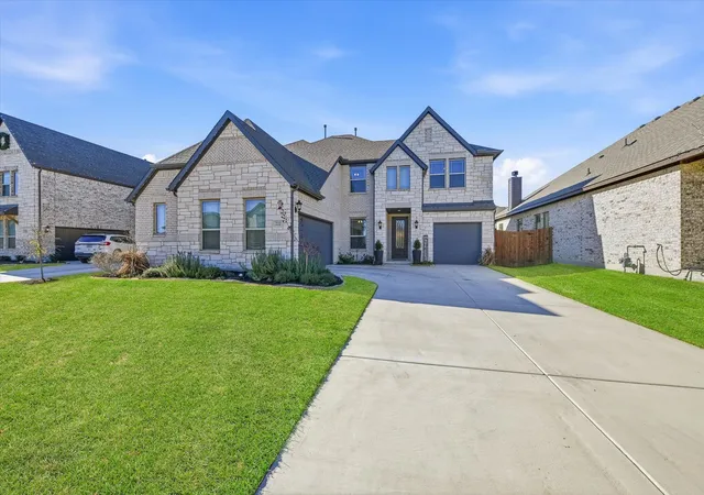 Photo 2 of Sale Pending at 222 Lakewood Ln, Ponder, TX 76259 | MLS# 21141507 | Listing updated on 2026-08-31