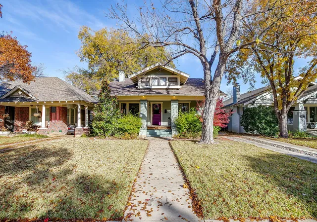 Photo 3 of Sale Pending at 2222 W Magnolia Ave, Fort Worth, TX 76110 | MLS# 21141221 | Listing updated on 2026-08-03