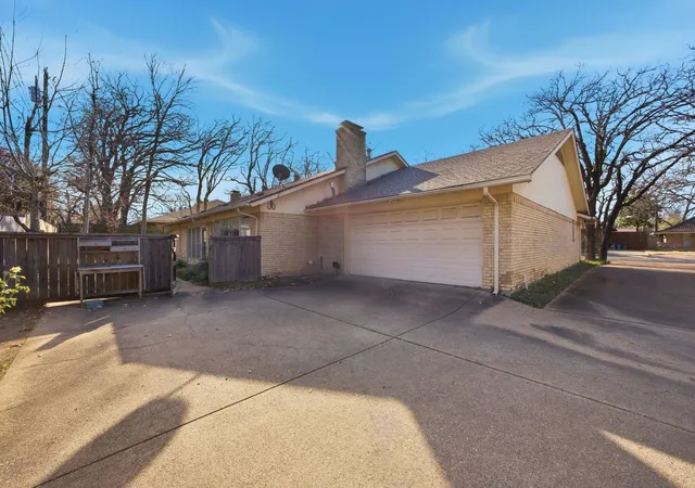 Photo 3 of Single family home for sale at 1620 Oak Meadow Dr, Irving, TX 75061 | MLS# 21142188 | Listing updated on 2026-07-21