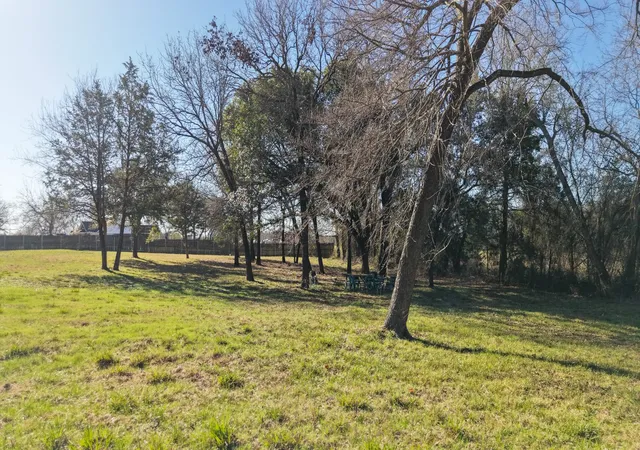 Homes for sale in Kemp, TX | 210 Forest Ln, Kemp, TX 75143 | MLS# 21141835