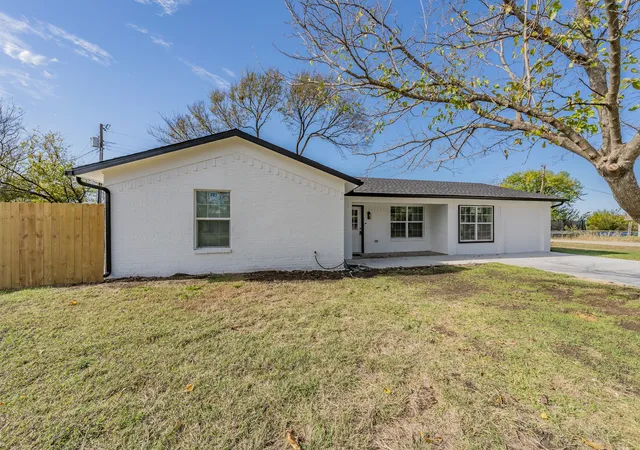 Homes for sale in Venus, TX | 207 N Hickory St, Venus, TX 76084 | MLS# 21142544