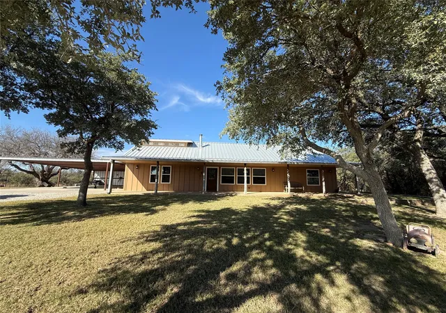 Photo 1 of Single family home for sale at 2100 Cr 419, Comanche, TX 76442 | MLS# 21142678 | Listing updated on 2026-08-31