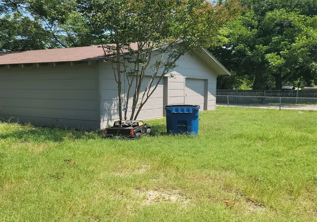 Photo 30 of Single family home for sale at 1325 W 13th Ave, Corsicana, TX 75110 | MLS# 21142923 | Listing updated on 2026-08-31