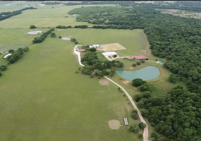 Homes for sale in Blum, TX | 1561 Fm 934, Blum, TX 76627 | MLS# 21142038