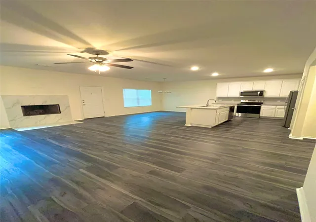 Photo 3 of Single family home for sale at 103 E 15Th St, Bonham, TX 75418 | MLS# 21141440 | Listing updated on 2026-07-19