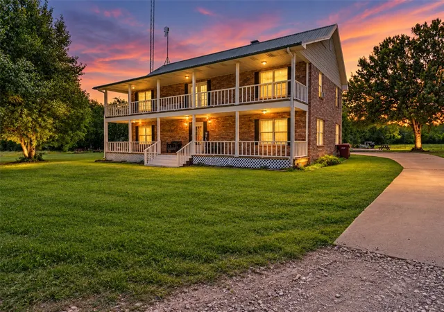 Photo 2 of Single family home for sale at 1147 Vz County Road 3417, Wills Point, TX 75169 | MLS# 21142996 | Listing updated on 2026-10-03