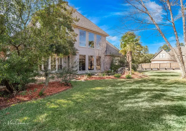 Photo 3 of Single family home for sale at 1069 Waters Edge Cir, Shreveport, LA 71106 | MLS# 21143165 | Listing updated on 2026-08-20