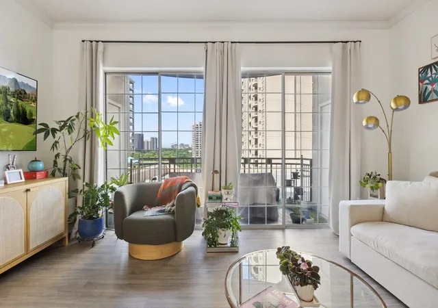 Photo 2 of Condo for sale at 3225 Turtle Creek Blvd #611, Dallas, TX 75219 | MLS# 21143162 | Listing updated on 2026-08-19