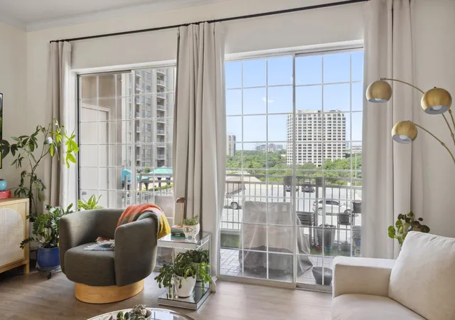 Photo 3 of Condo for sale at 3225 Turtle Creek Blvd #611, Dallas, TX 75219 | MLS# 21143162 | Listing updated on 2026-08-19