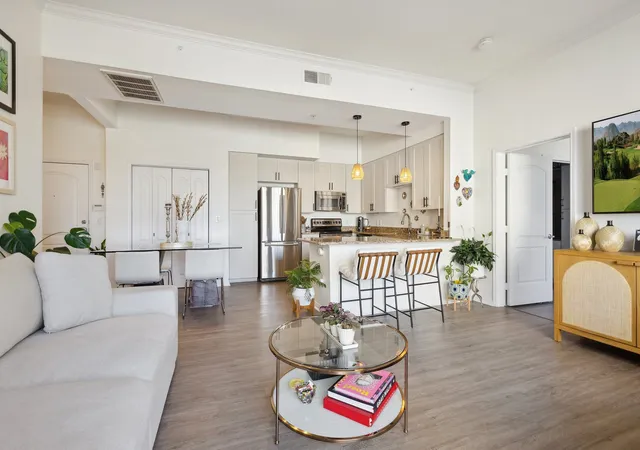 Photo 3 of Condo for sale at 3225 Turtle Creek Blvd #611, Dallas, TX 75219 | MLS# 21143162 | Listing updated on 2026-08-19